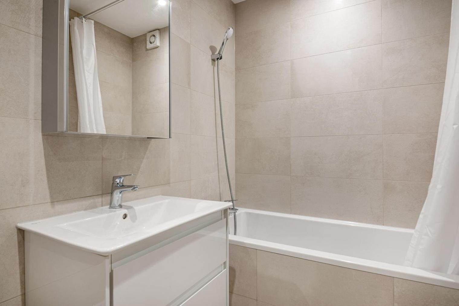 Blueground Waterloo Open Plan Balcony Lon-102 Apartament *
